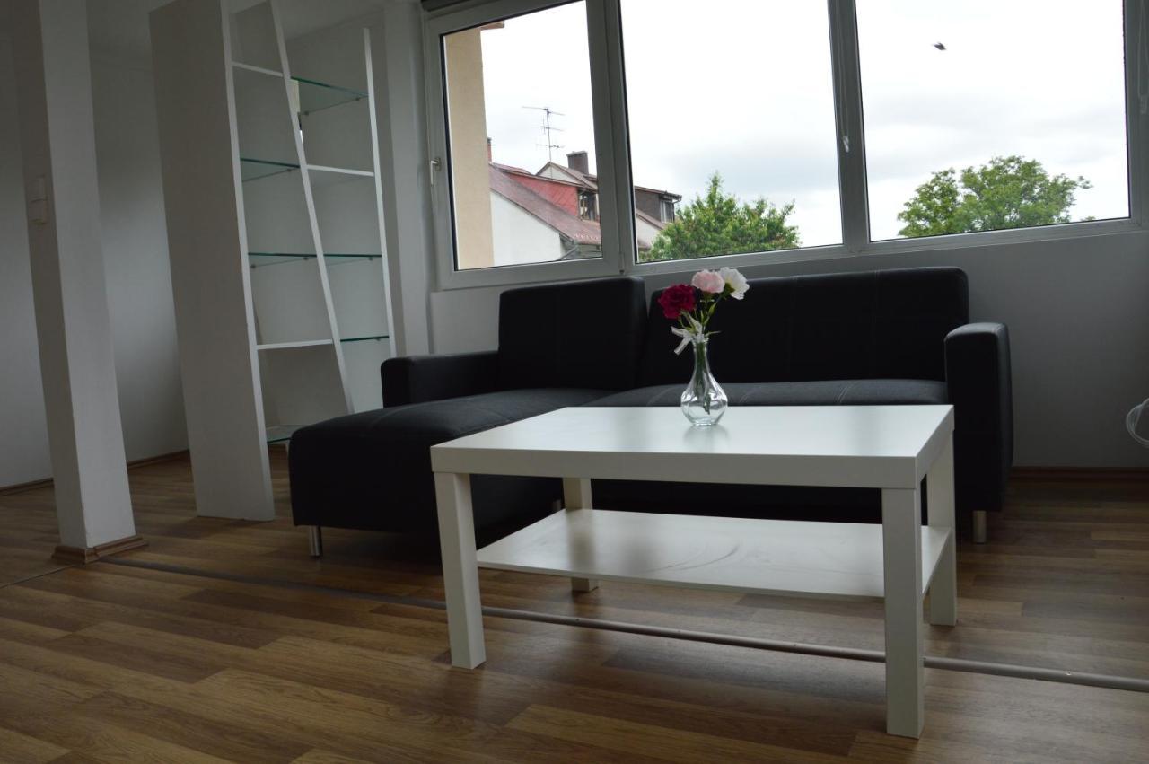 Trendy Fashion 22 N2 2 Bedroom Apartment Szombathely Esterno foto